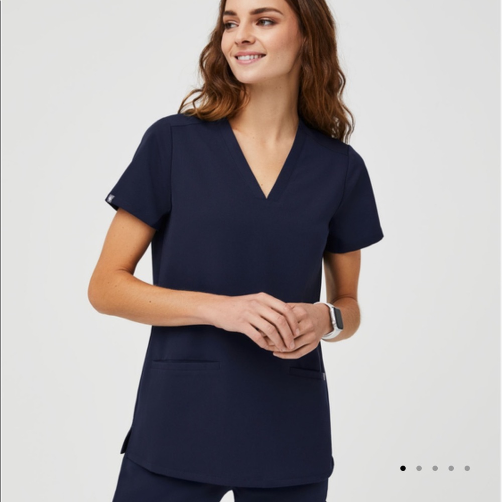 Navy Figs Casma Three-Pocket Scrub Top